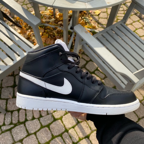 Air Jordan 1 black and white mens size 8.5 - Picture 6 of 9